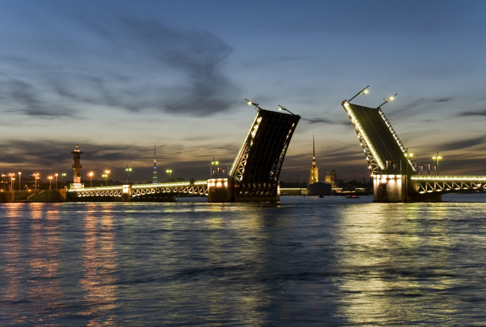 Сегодня в Петербурге разведут все мосты