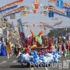 День города 2013: Праздничное шествие на Невском проспекте