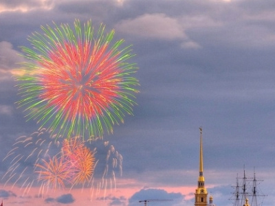 Фото Праздничный фейерверк в честь Дня Военно-морского флота России