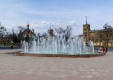 В Мариуполе включили восстановленный Петербургом светомузыкальный фонтан