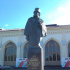 Памятник барону Александру Штиглицу в Петергофе, снесенный спецтехникой, вернули на место