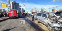 В массовой аварии на Софийской пострадали 16 человек