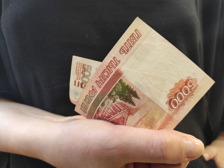 Стало известно, сколько триллионов рублей составили банковские накопления петербуржцев