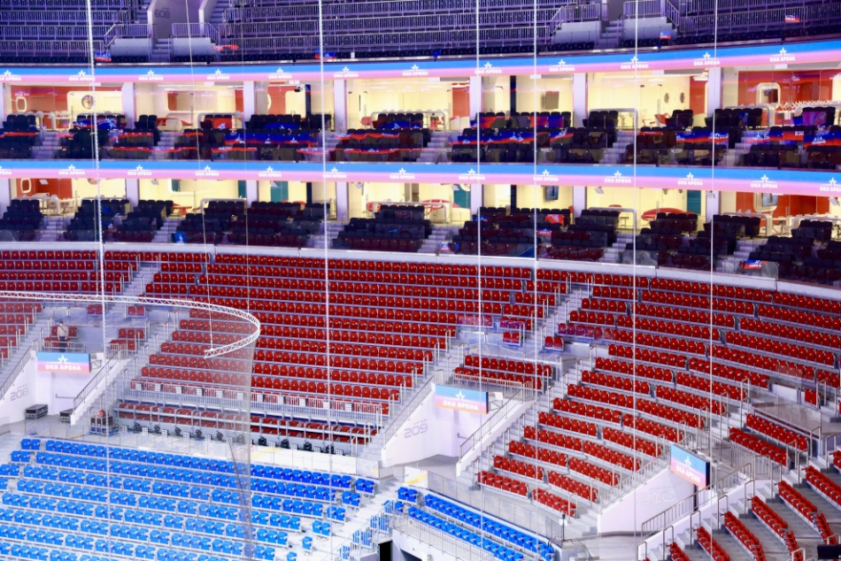 Любителей хоккея попросили заранее приехать на "СКА Арену" для прохождения контроля