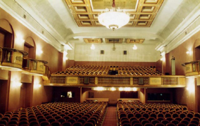 Театр ленсовета малая сцена фото зала
