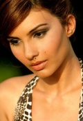  (Somy Ali)