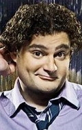  (Bobby Moynihan)