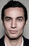  (Adam Bakri)