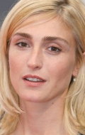  (Julie Gayet)
