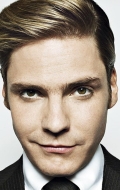  (Daniel Brühl)