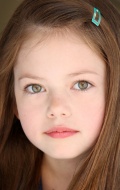  (Mackenzie Foy)