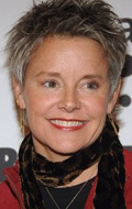  (Amanda Bearse)