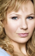  (Anna Guzik)