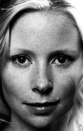 (Julia Dufvenius)