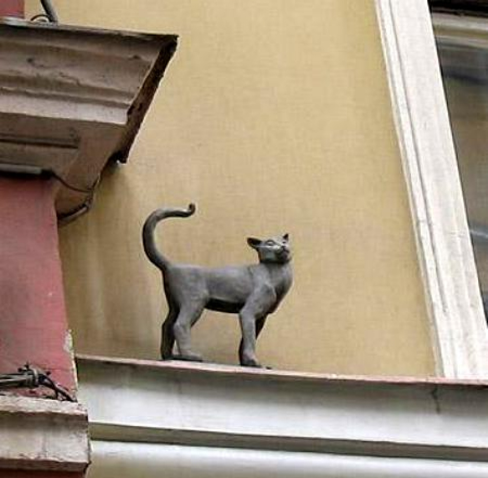 В Петербурге открыли памятник котенку Фунтику