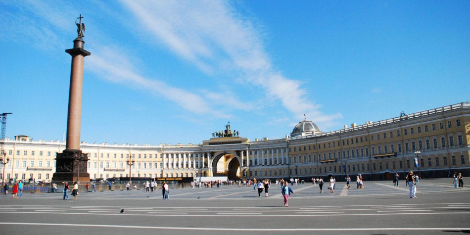 Петербург вошел в тройку самых популярных направлений для спонтанных поездок