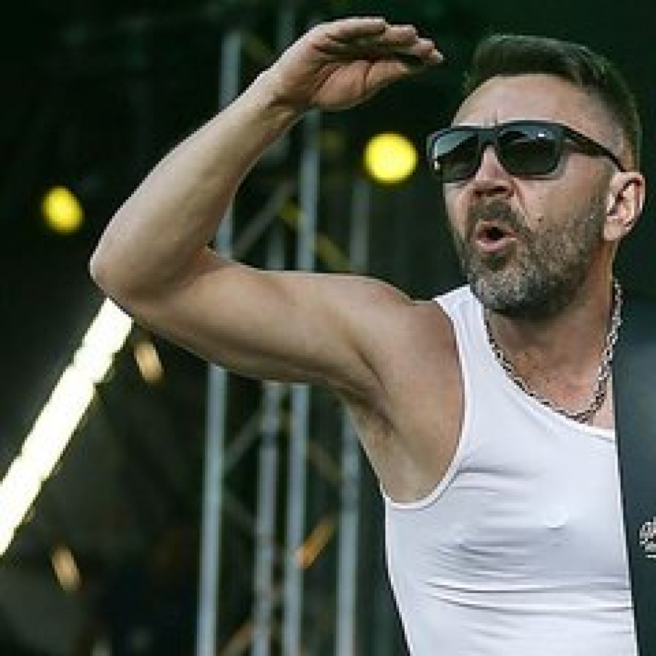 На Московской площади появится Шнуров изо льда