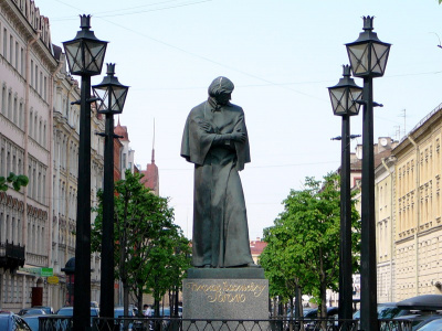 Фото Памятник Гоголю Н. В.