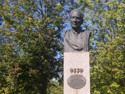 Фото Памятник Исанину Н. Н.