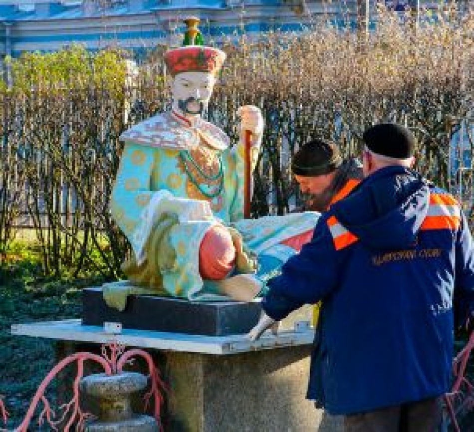 Царскосельские статуи готовятся к зиме