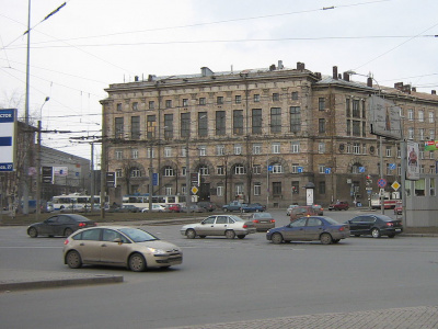 светлановская площадь ближайшее метро