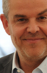  (Danny Huston)