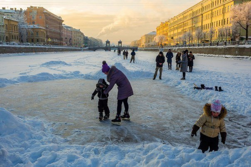 В Петербурге начинают штрафовать за выход на лёд