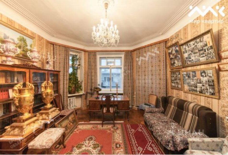 В Петербурге продают семикомнатную квартиру Шостаковича