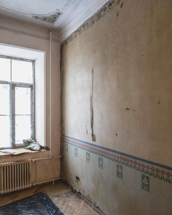 В петербургской квартире нашли исторические росписи в стиле модерн