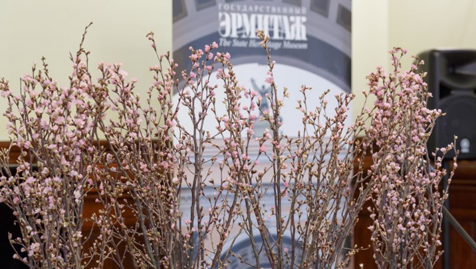 Эрмитаж получил в подарок японскую морозостойкую сакуру