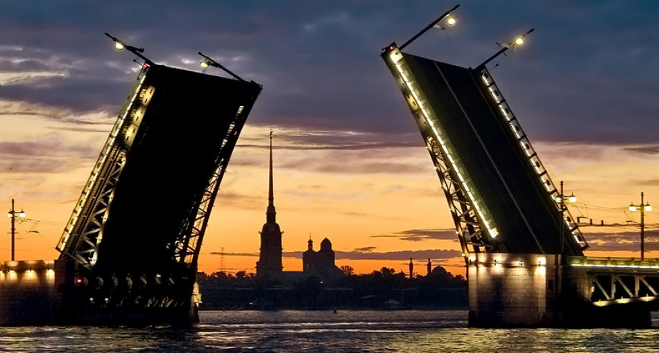Четыре моста разведут в Петербурге сегодня ночью