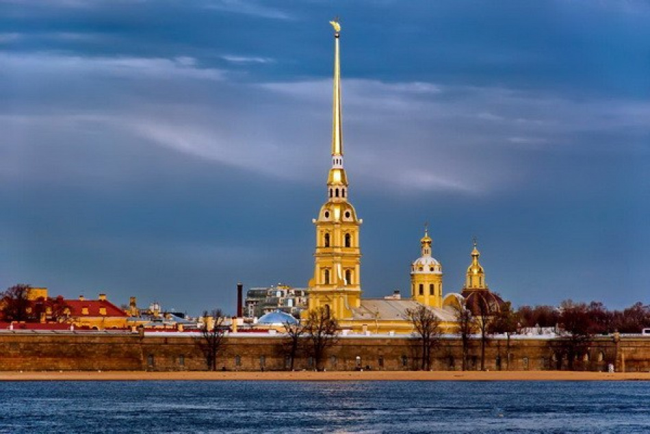 В Петропавловской крепости при раскопках нашли подземный бастион