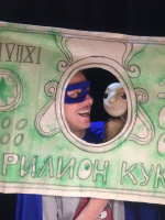 Сашка один дома Сашка один дома