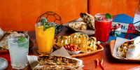 Шаверма с моцареллой, японская пицца и еврейский take-away: обзор необычного стритфуда в Петербурге Шаверма с моцареллой, японская пицца и еврейский take-away: обзор необычного стритфуда в Петербурге