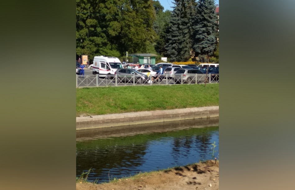 Каршеринг задавил мотоциклиста на набережной Карповки