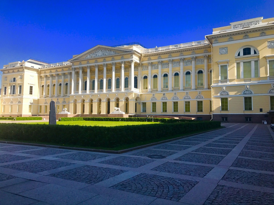 TikTok запускает видеогид по Русскому музею 14 мая