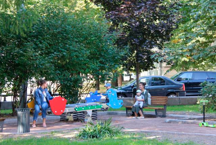 Сад Валентина Пикуля облагородили в центре Петербурга