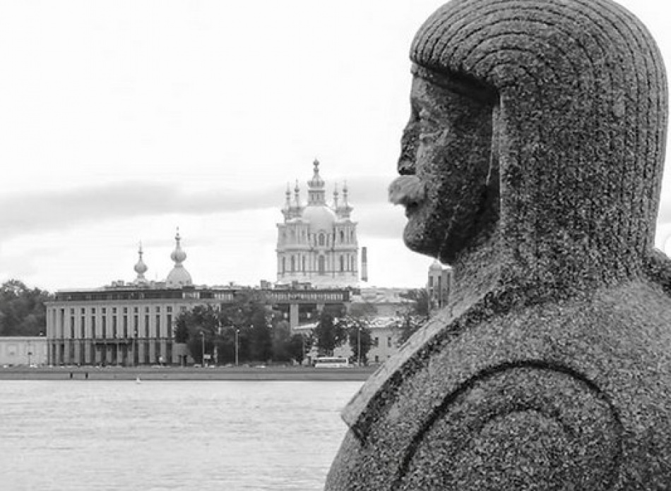 В Петербурге сфинксы «отрастили усы» в честь инаугурации Беглова
