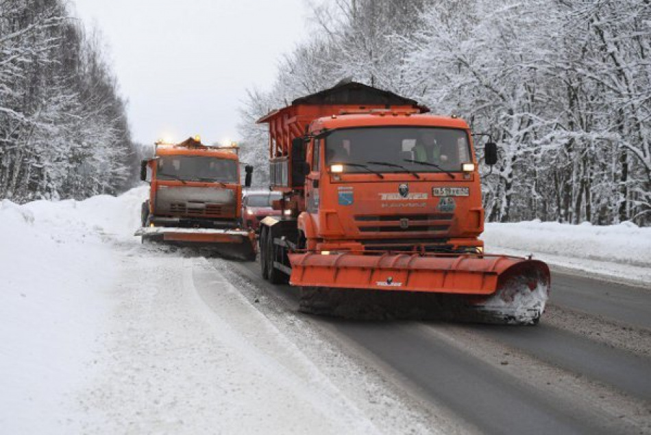 Водителей Петербурга хотят предупреждать об уборке улиц от снега по СМС