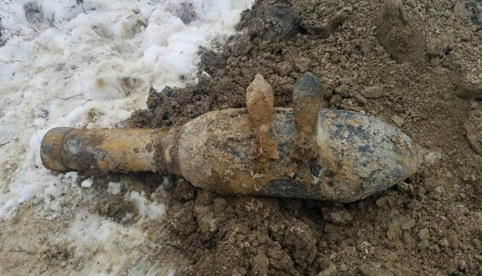 Снаряд военных лет откопали в Павловске