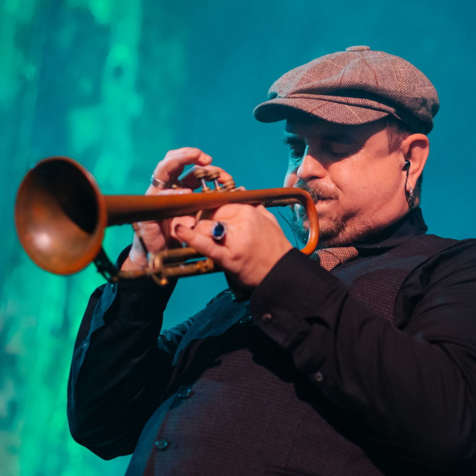 Анненкирхе приглашает петербуржцев на концерт "Вова Чё Морале и Sweet Hot Jazz Band"