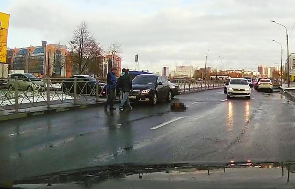 Иномарка сбила перебегавшую дорогу пенсионерку в Веселом Поселке