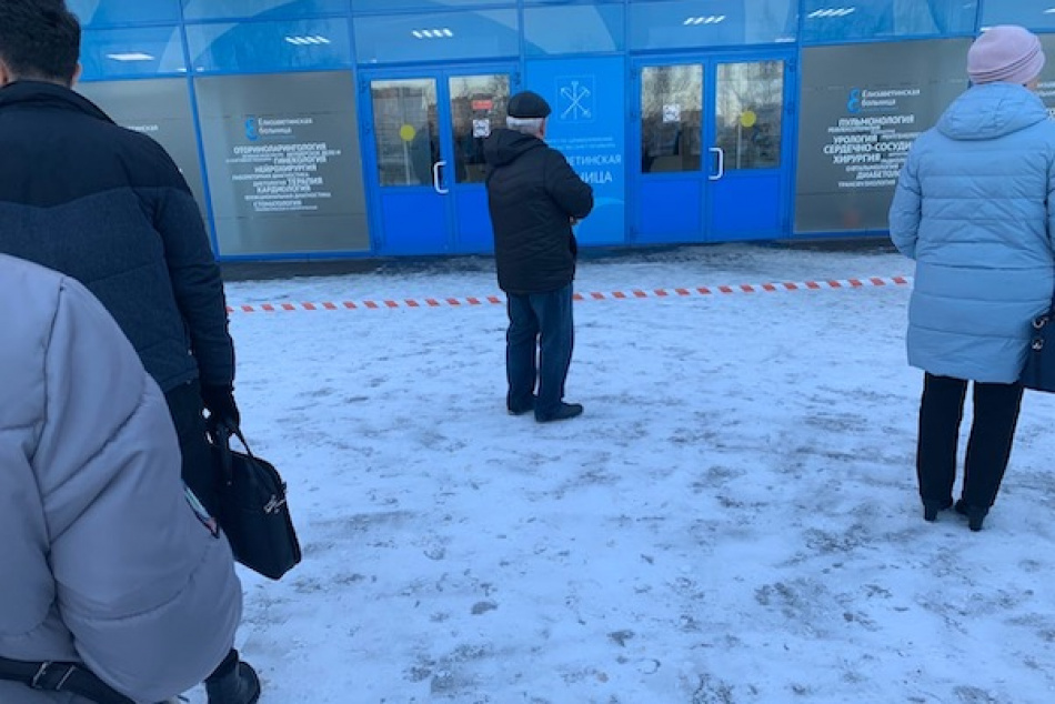 Более 10 тысяч человек эвакуировали накануне в Петербурге из-за анонимок