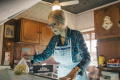 Фото Спрячь бабушку в холодильнике