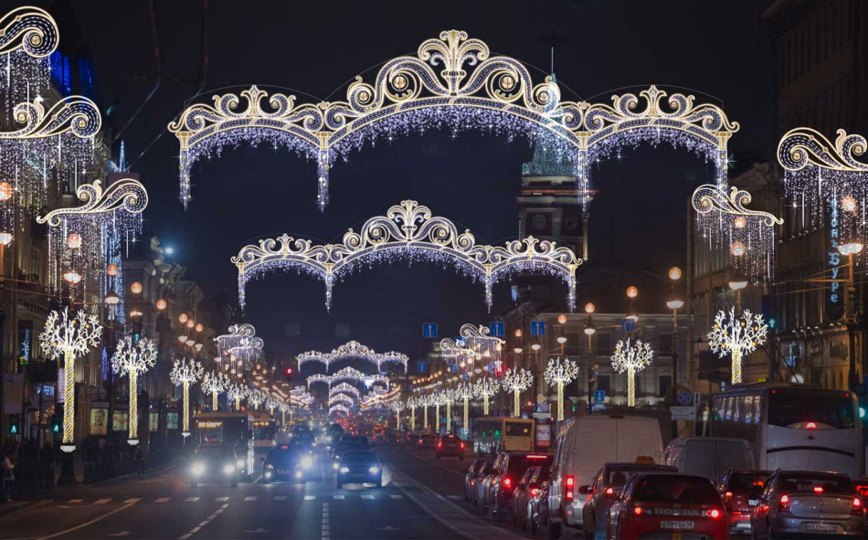 Значительно больше петербуржцев провели нынешние праздники в городе