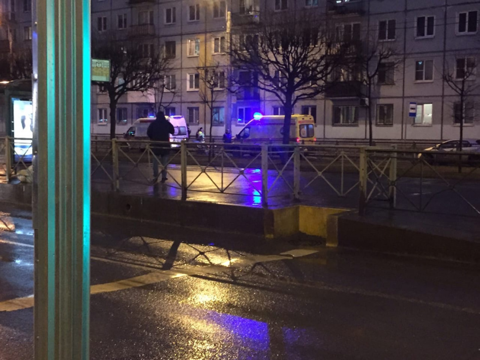 Под колёсами автомобиля снова оказался школьник