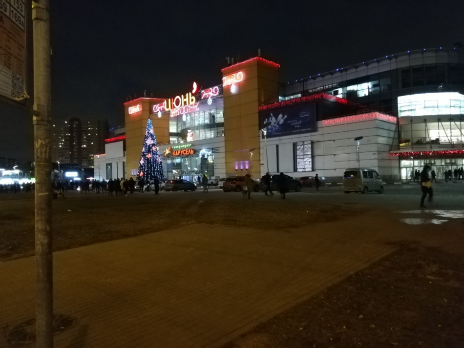 ТРЦ «Июнь» в Петербурге эвакуировали