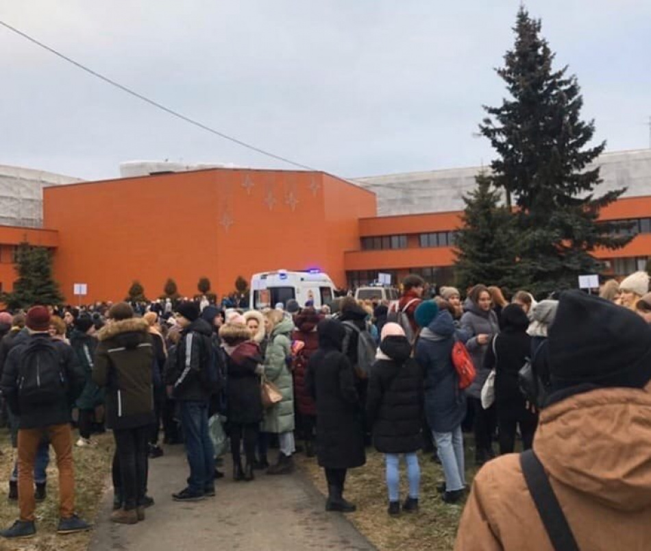 В Петербурге эвакуировали пять университетов
