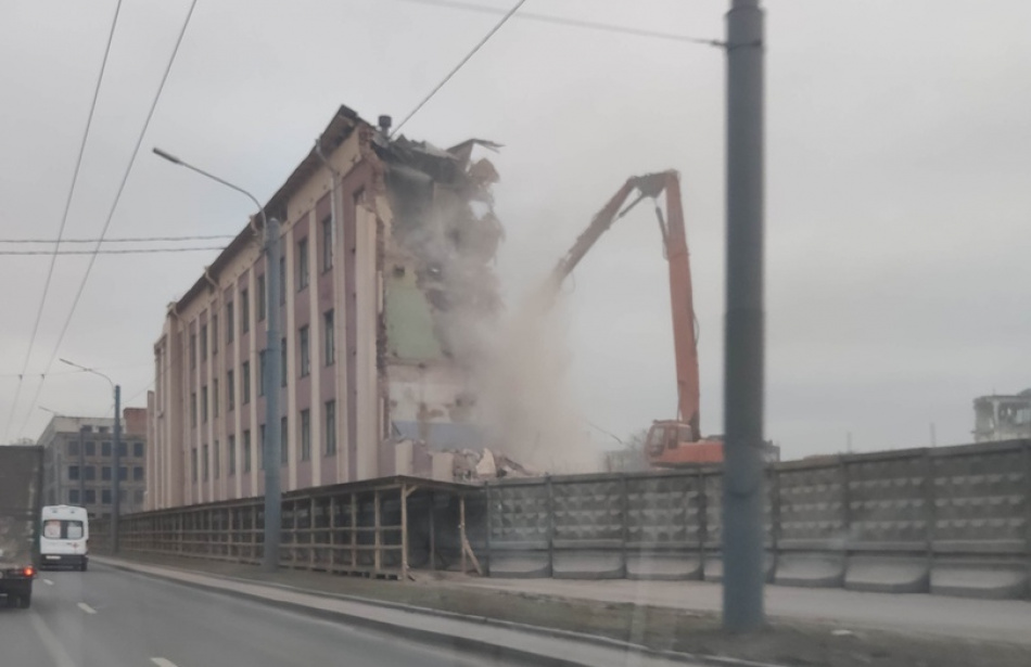 Завод «Светлана» на проспекте Энгельса сносят