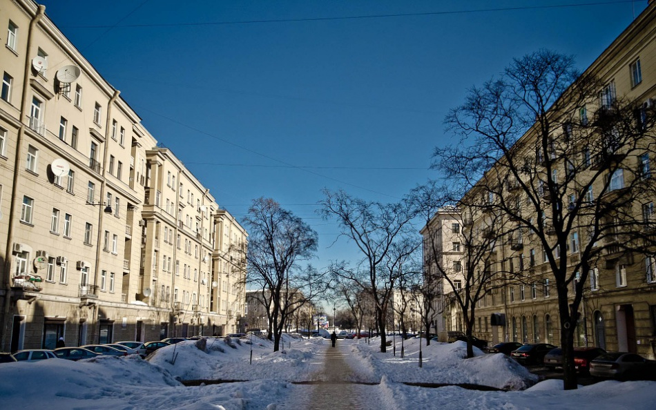 Искать крыши с сосульками в Петербурге будут с помощью дронов